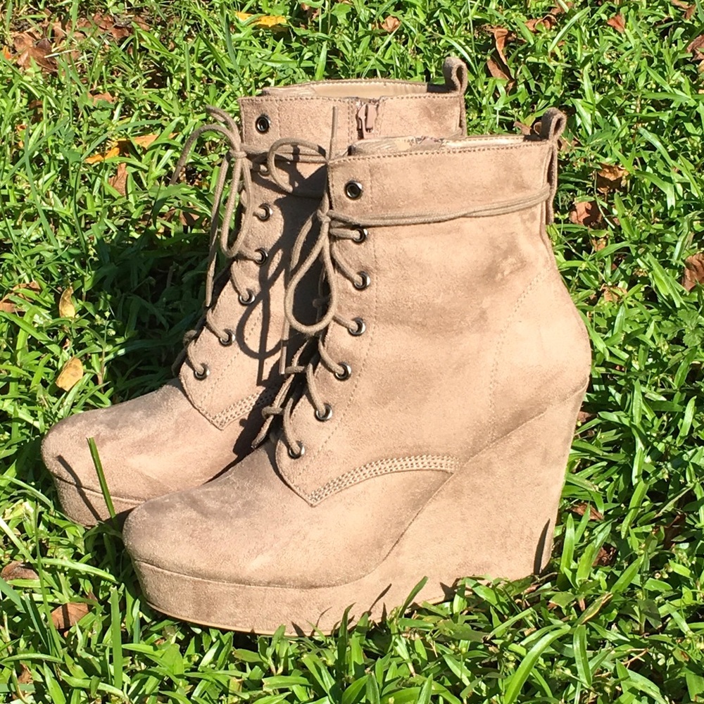 SHI boots